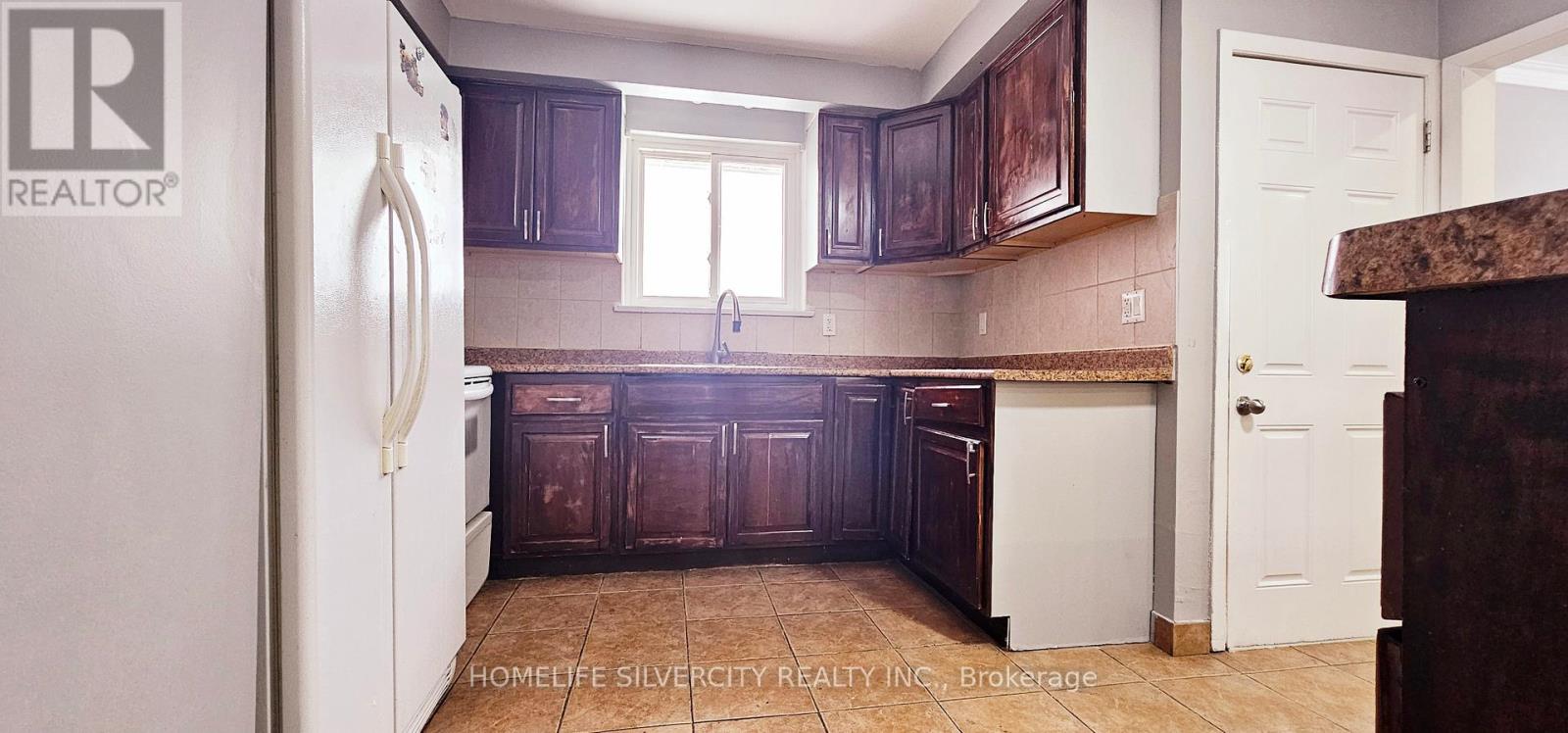 Upper - 31 Windermere Court, Brampton, Ontario  L6X 2L5 - Photo 9 - W13099672
