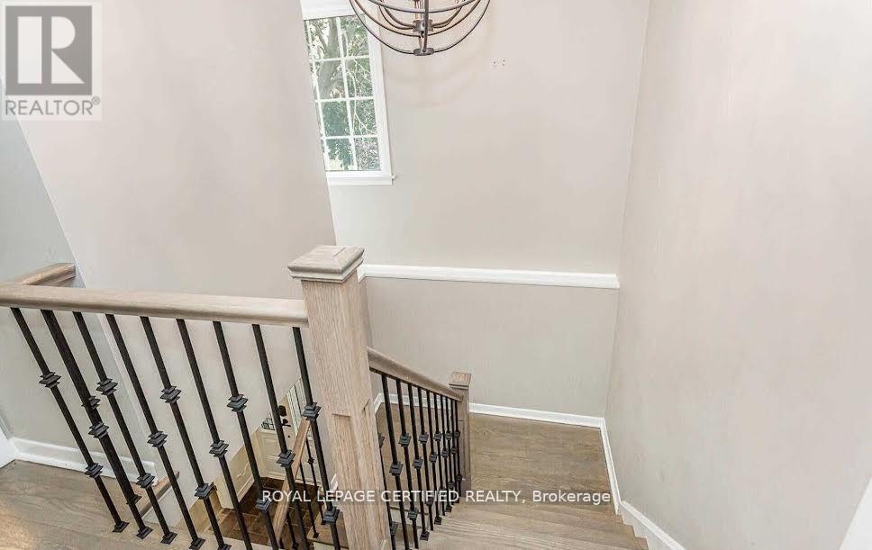 1466 Seagram Avenue, Oakville, Ontario  L6L 1X1 - Photo 13 - W13099698