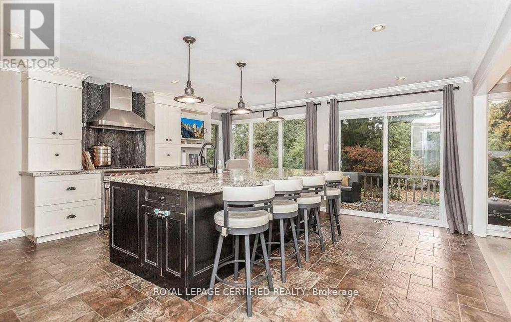 1466 Seagram Avenue, Oakville, Ontario  L6L 1X1 - Photo 9 - W13099698