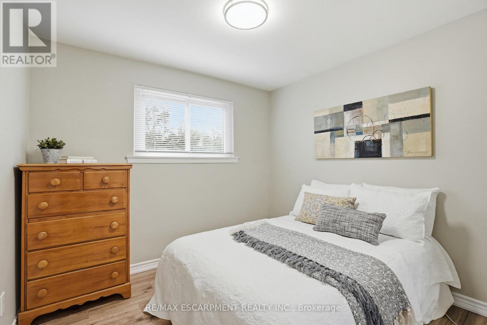 345 Erindale Drive, Burlington, Ontario  L7L 4T3 - Photo 20 - W13099712