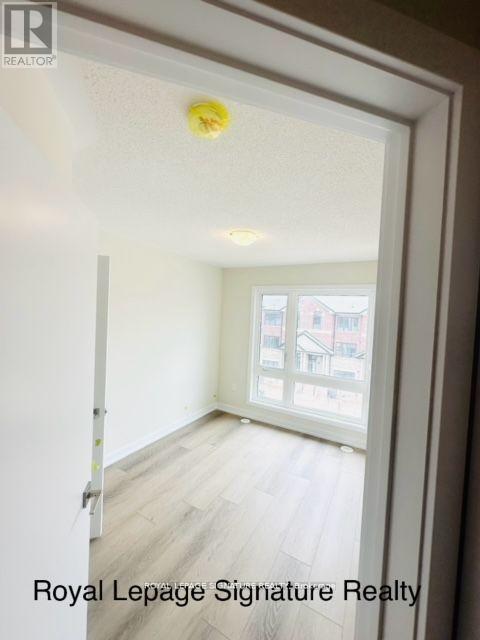 1322 Kobzar Drive, Oakville, Ontario  L6M 5R2 - Photo 5 - W13099718