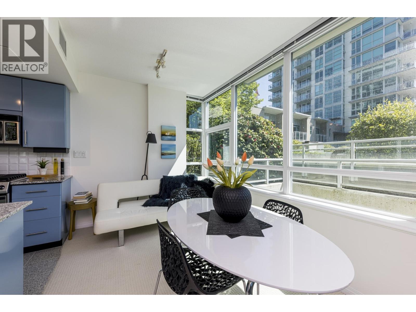 303 168 E Esplanade, North Vancouver, British Columbia  V7L 4X8 - Photo 10 - R3118832