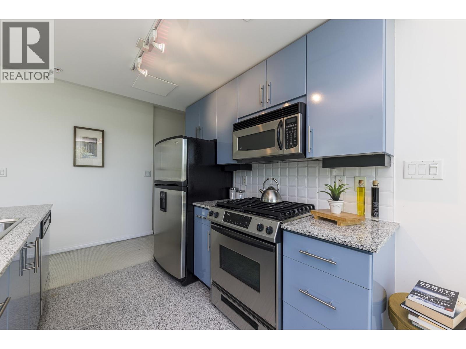 303 168 E Esplanade, North Vancouver, British Columbia  V7L 4X8 - Photo 12 - R3118832