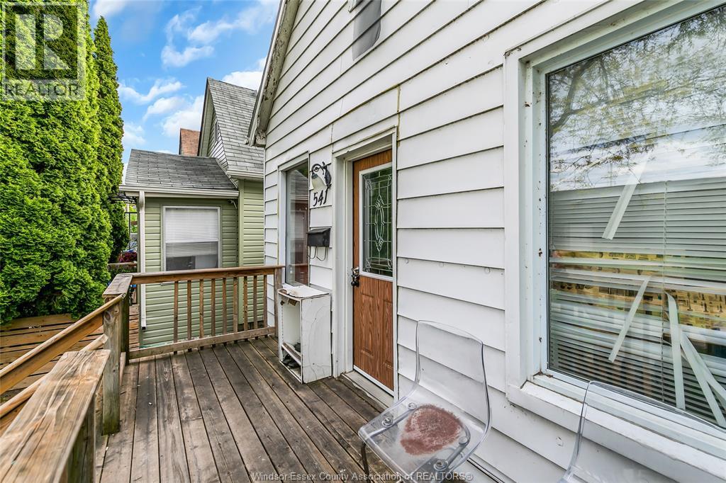 541 Bridge Avenue, Windsor, Ontario  N9B 2M3 - Photo 4 - 26010402