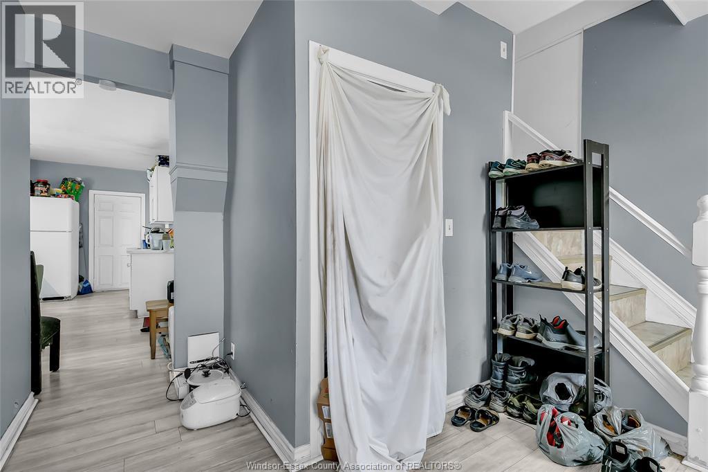 541 Bridge Avenue, Windsor, Ontario  N9B 2M3 - Photo 5 - 26010402