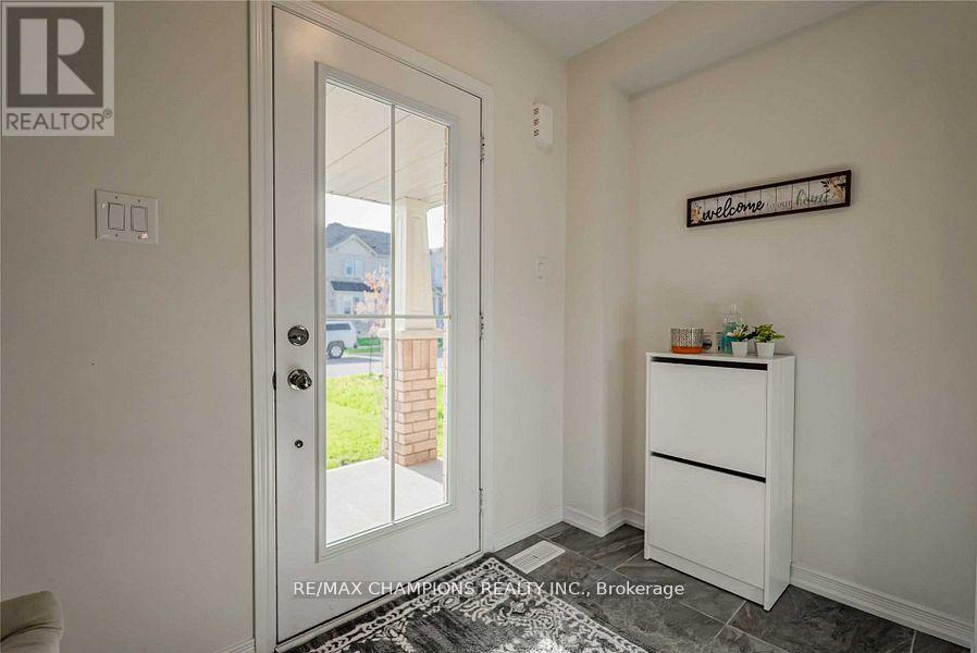 7732 White Pine Crescent, Niagara Falls, Ontario  L2H 3R5 - Photo 3 - X13099634