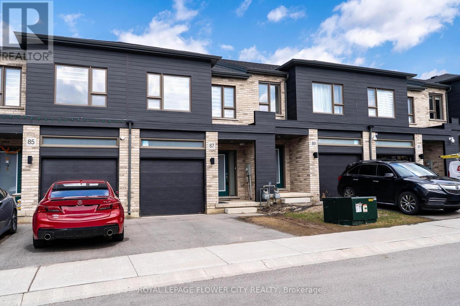 87 Pony Way, Kitchener, Ontario  N2R 0R8 - Photo 3 - X13099752