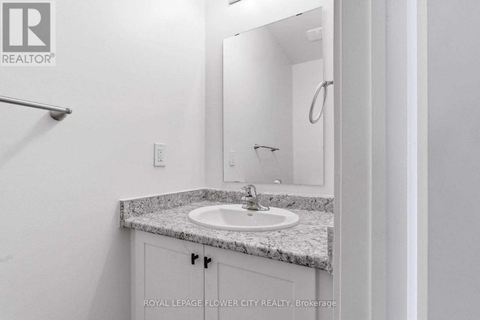 87 Pony Way, Kitchener, Ontario  N2R 0R8 - Photo 8 - X13099752