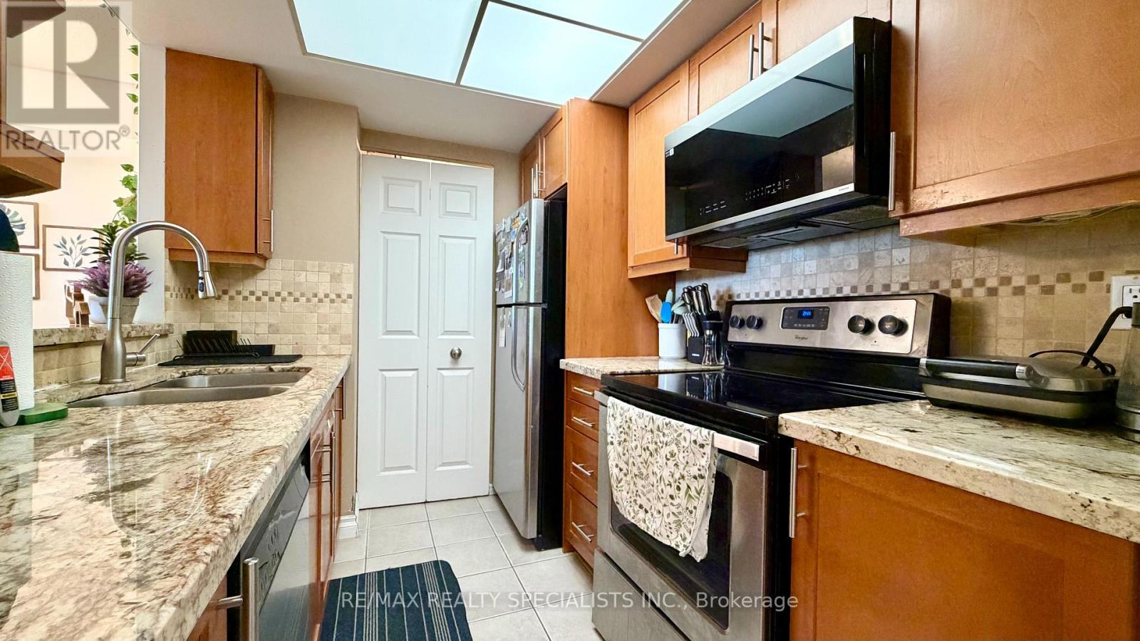 520 - 1001 Cedarglen Gate, Mississauga, Ontario L5C 4R2 - Photo 13 - W13089798