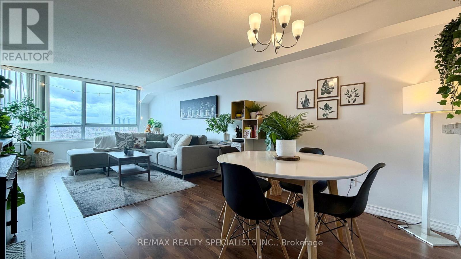 520 - 1001 Cedarglen Gate, Mississauga, Ontario L5C 4R2 - Photo 3 - W13089798