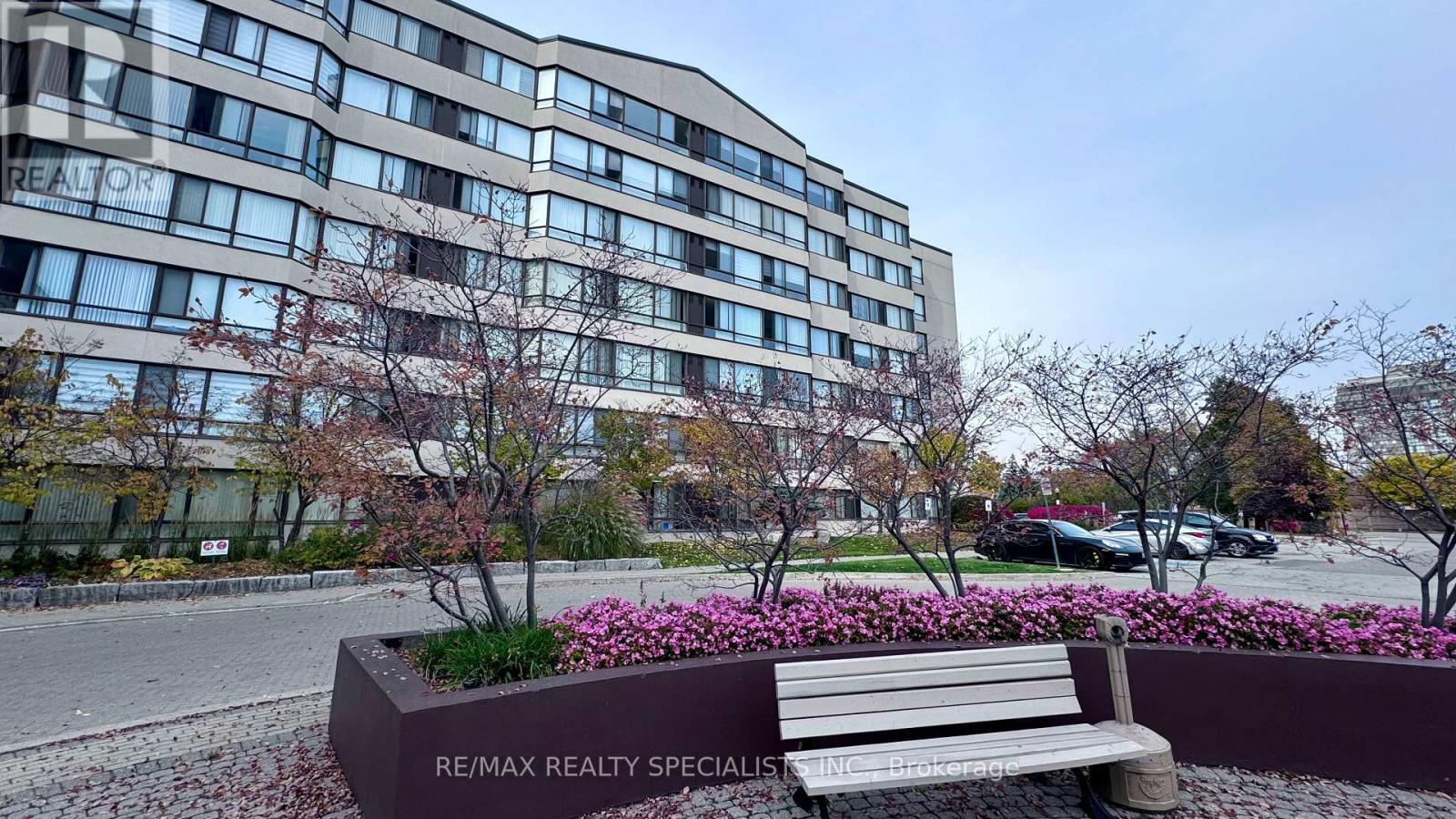520 - 1001 Cedarglen Gate, Mississauga, Ontario L5C 4R2 - Photo 39 - W13089798