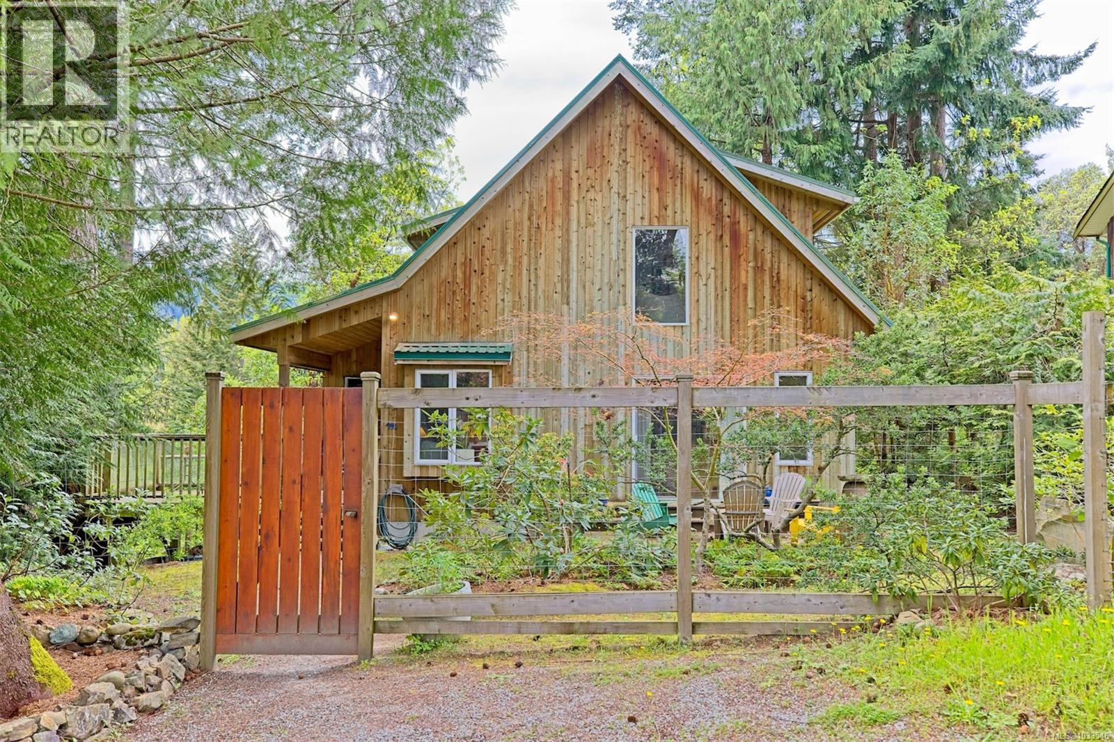110 Village Terr, Salt Spring, British Columbia  V8K 2V2 - Photo 1 - 1033546