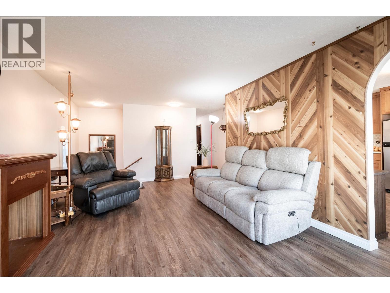 10311 103 Avenue, Fort St. John, British Columbia  V1J 2H7 - Photo 4 - R3121077