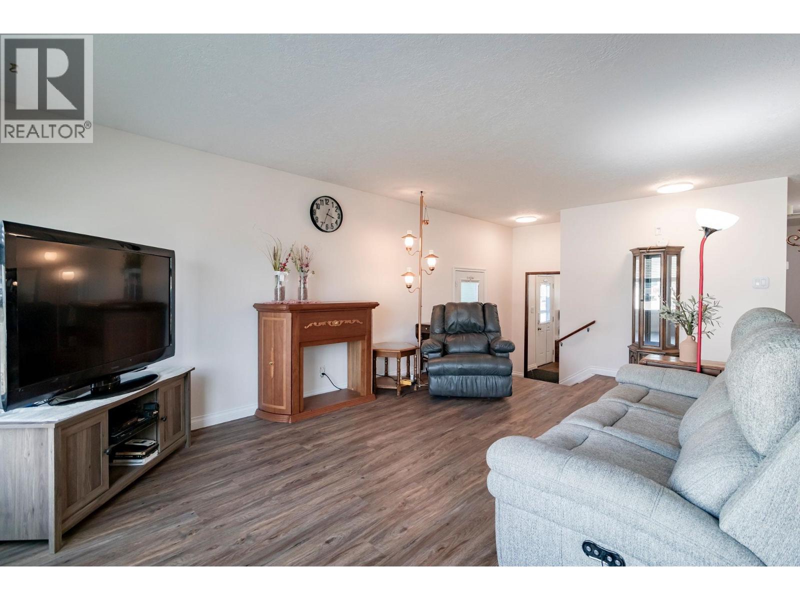 10311 103 Avenue, Fort St. John, British Columbia  V1J 2H7 - Photo 3 - R3121077