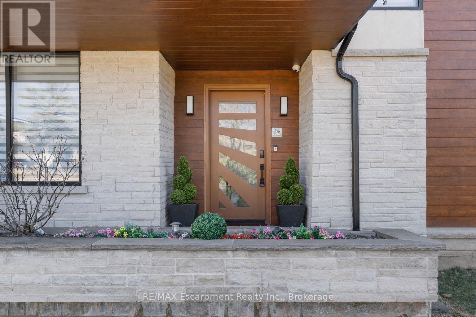 1526 Bridge Road, Oakville (Wo West), Ontario  L6L 2E3 - Photo 3 - W13099780