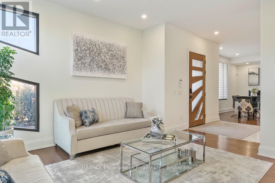 1526 Bridge Road, Oakville (Wo West), Ontario  L6L 2E3 - Photo 8 - W13099780