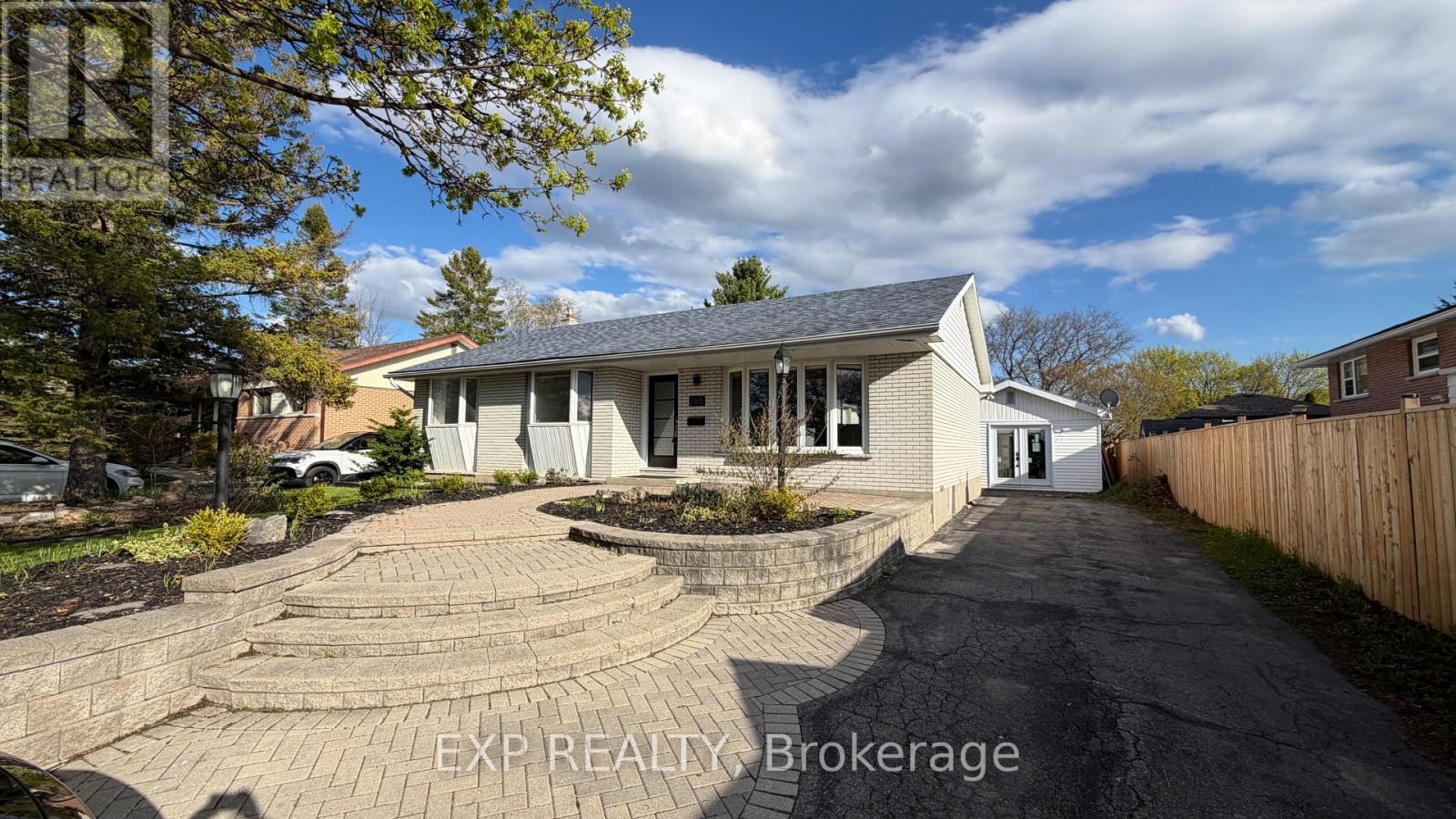265 COLLEGE STREET W, Belleville, Ontario