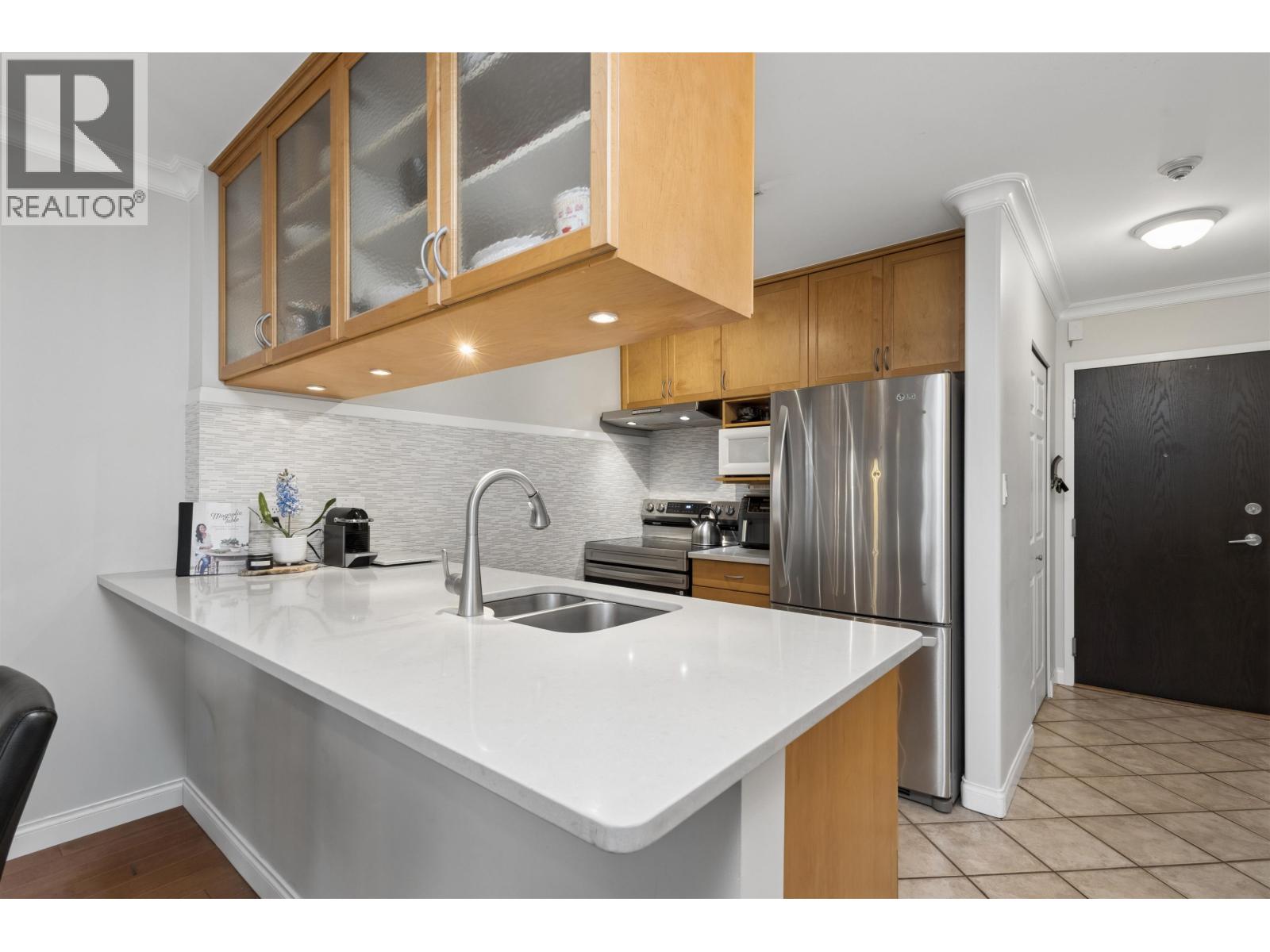 303 1508 Mariner Walk, Vancouver, British Columbia  V6J 4X9 - Photo 2 - R3121113