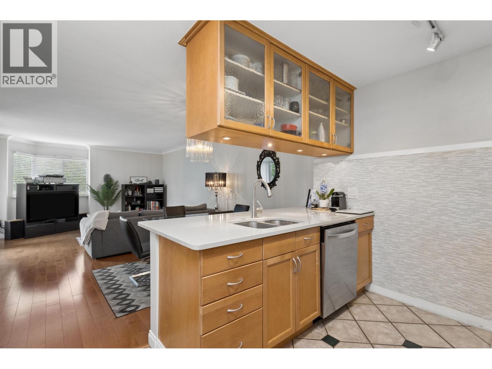 303 1508 Mariner Walk, Vancouver, British Columbia  V6J 4X9 - Photo 3 - R3121113