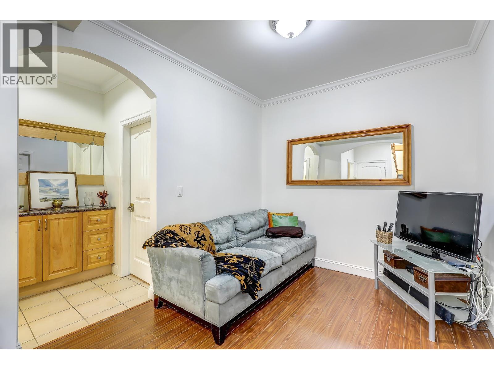 7448 17th Ave Avenue, Burnaby, British Columbia  V3N 1L4 - Photo 17 - R3121114
