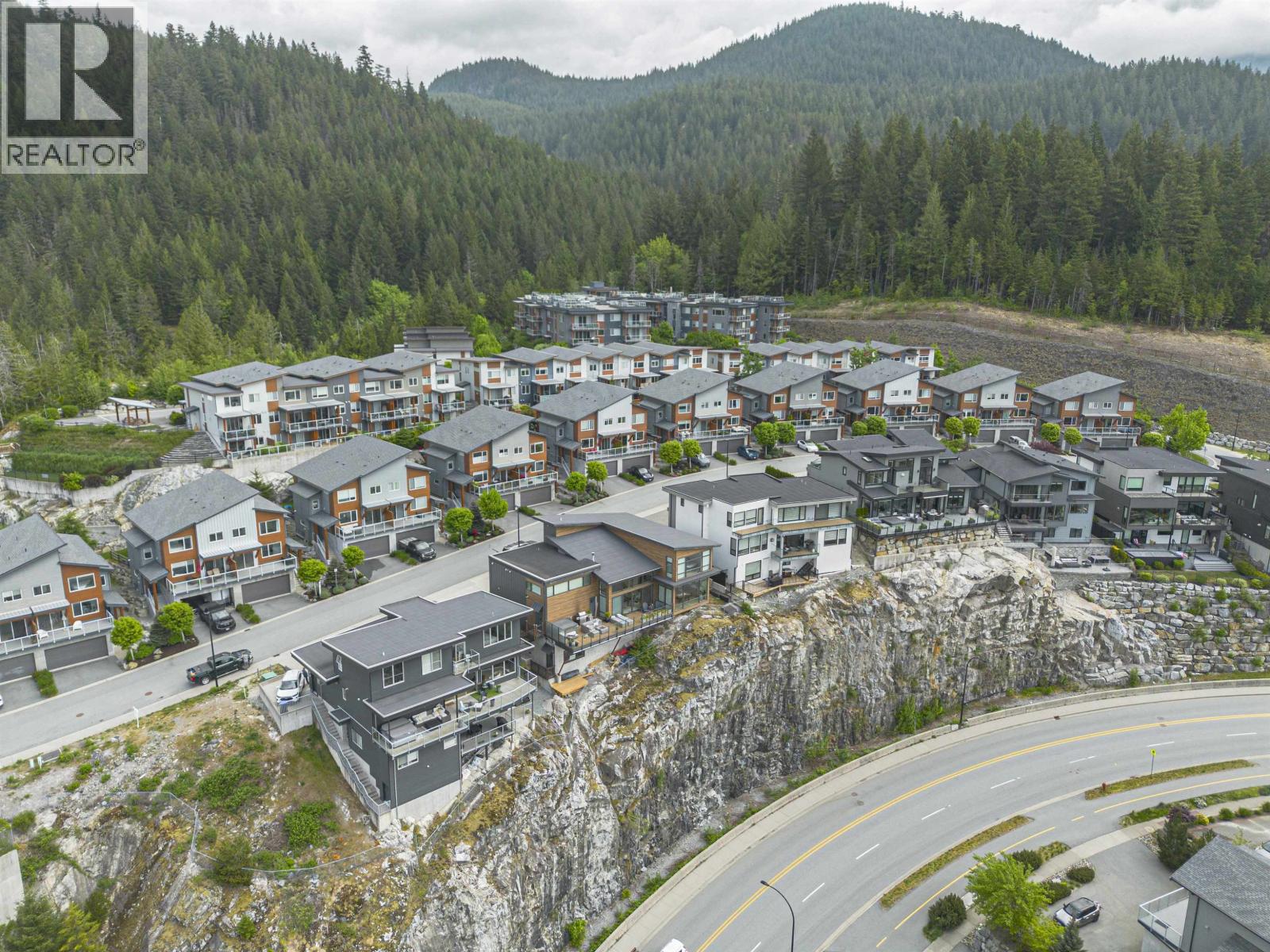 41322 Horizon Drive, Squamish, British Columbia  V8B 0Y7 - Photo 2 - R3121135
