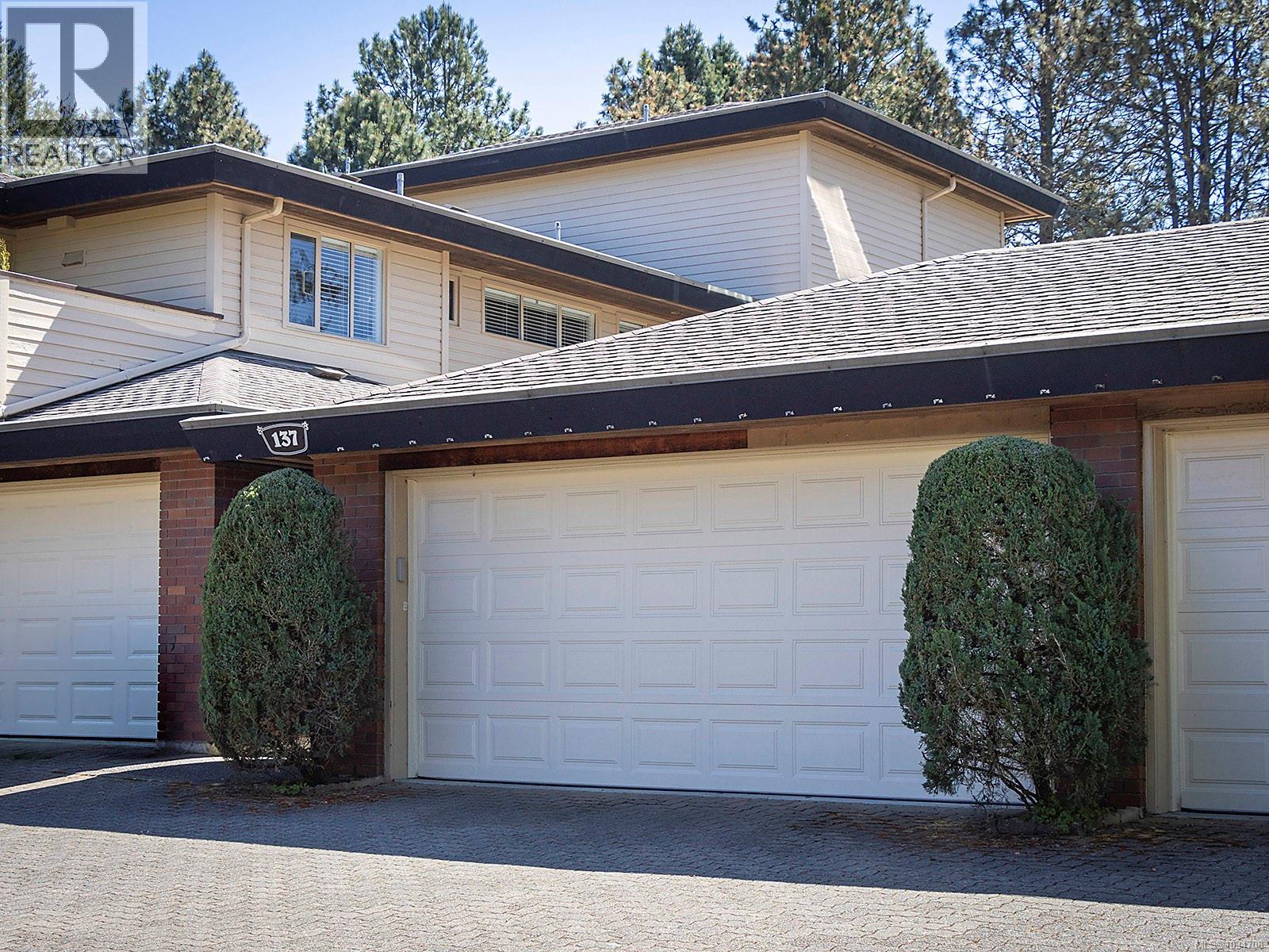 137 2345 Cedar Hill Cross Rd, Oak Bay, British Columbia  V8P 5M8 - Photo 3 - 1034708