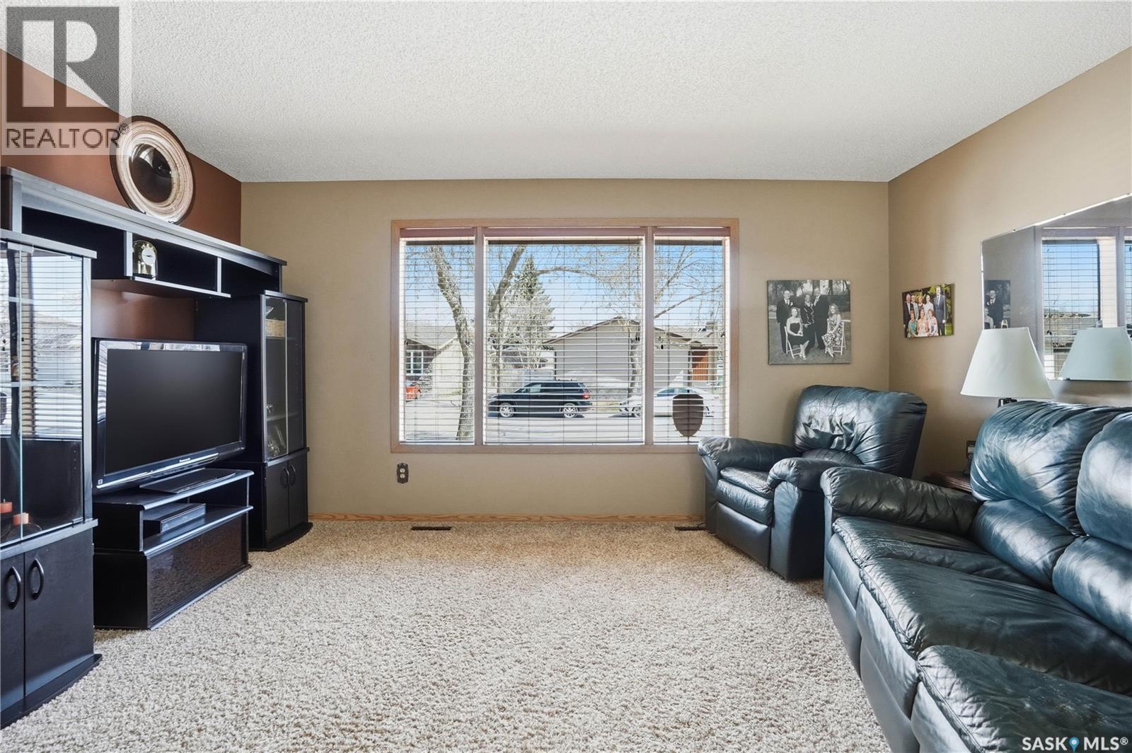 2835 More Crescent E, Regina, Saskatchewan  S4V 0T4 - Photo 6 - SK035197
