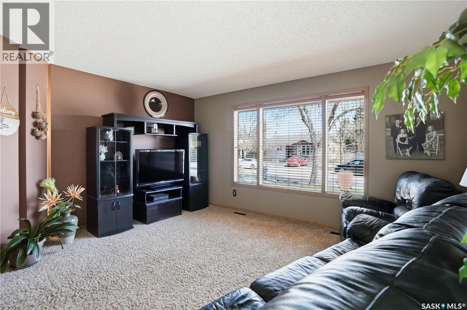 2835 More Crescent E, Regina, Saskatchewan  S4V 0T4 - Photo 7 - SK035197