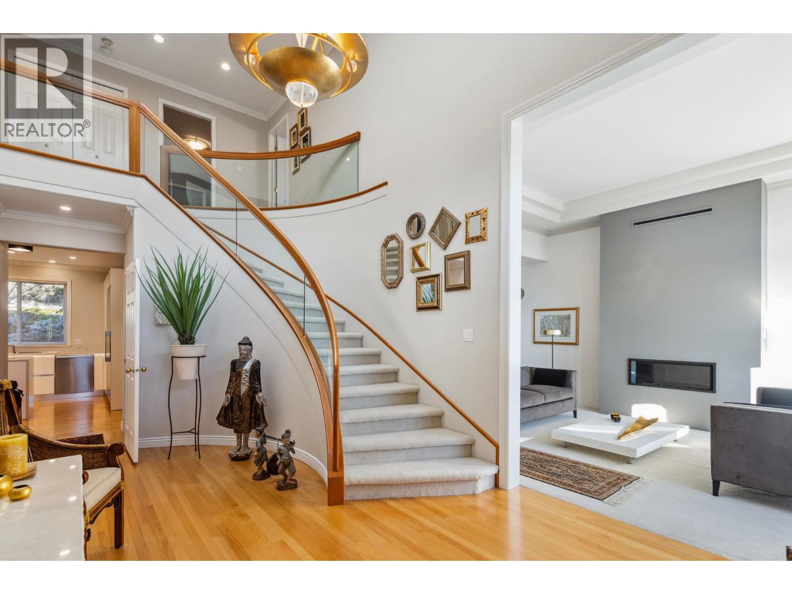 3823 Michener Way, North Vancouver, British Columbia  V7K 3C7 - Photo 5 - R3121110