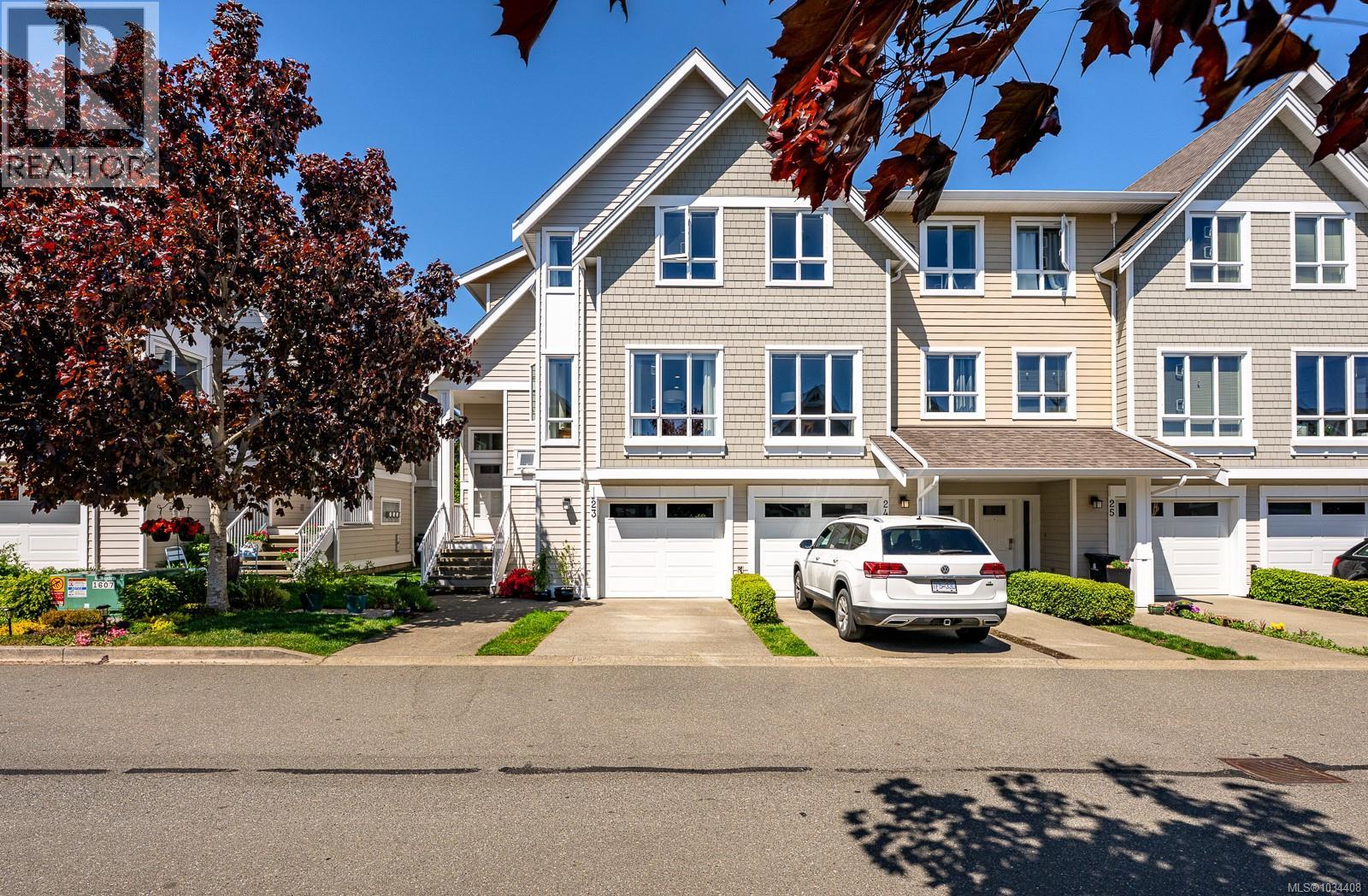 23 700 Lancaster Way, Comox, British Columbia