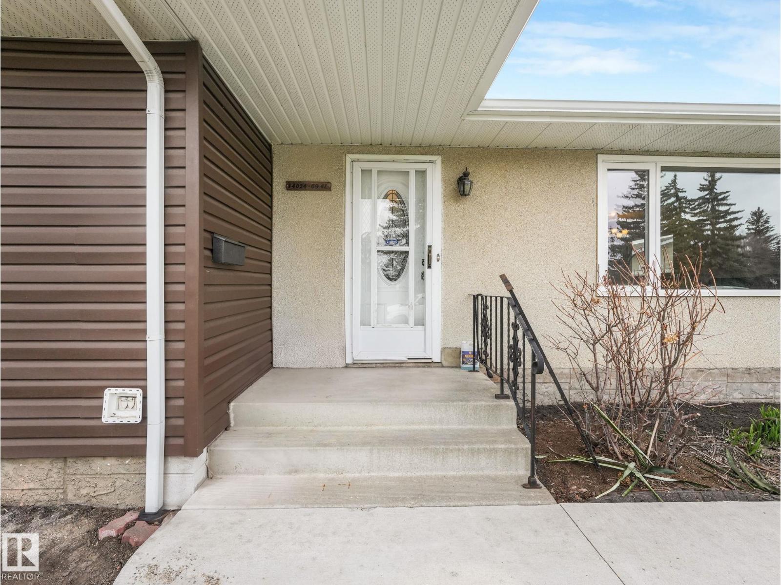 14024 69 St Nw Nw, Edmonton, Alberta  T5C 0H8 - Photo 2 - E4486411
