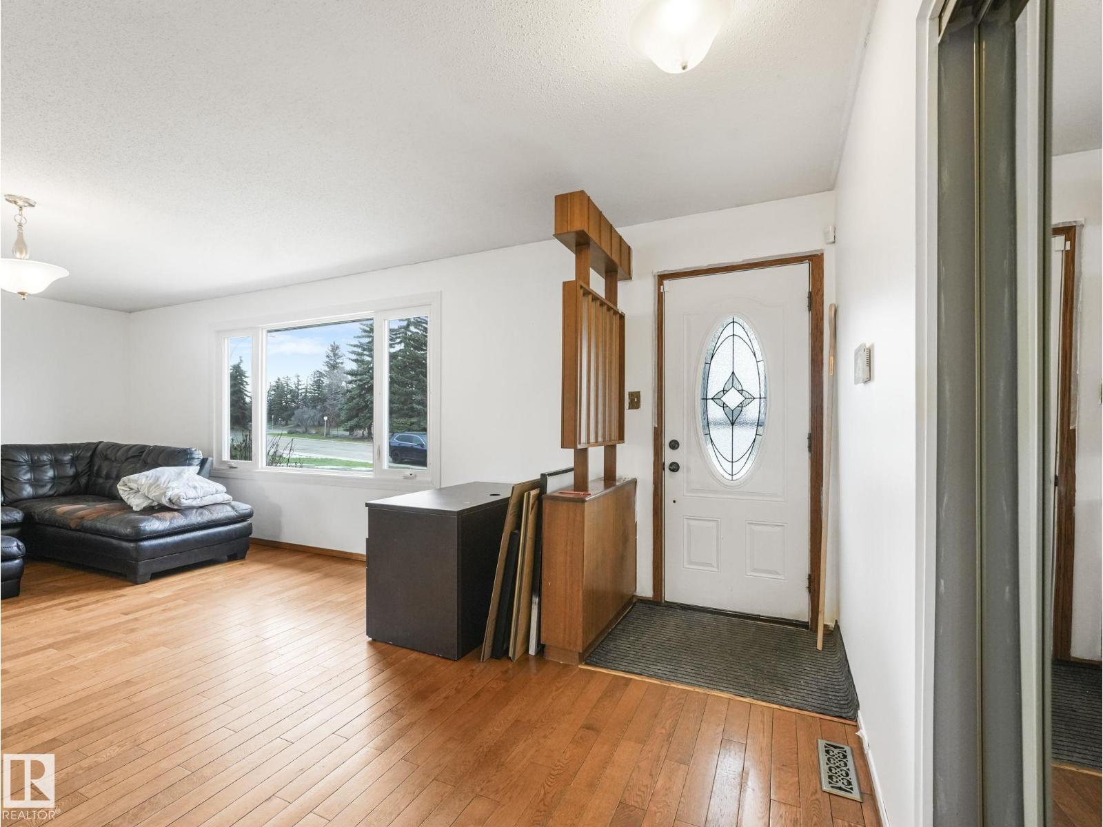 14024 69 St Nw Nw, Edmonton, Alberta  T5C 0H8 - Photo 4 - E4486411