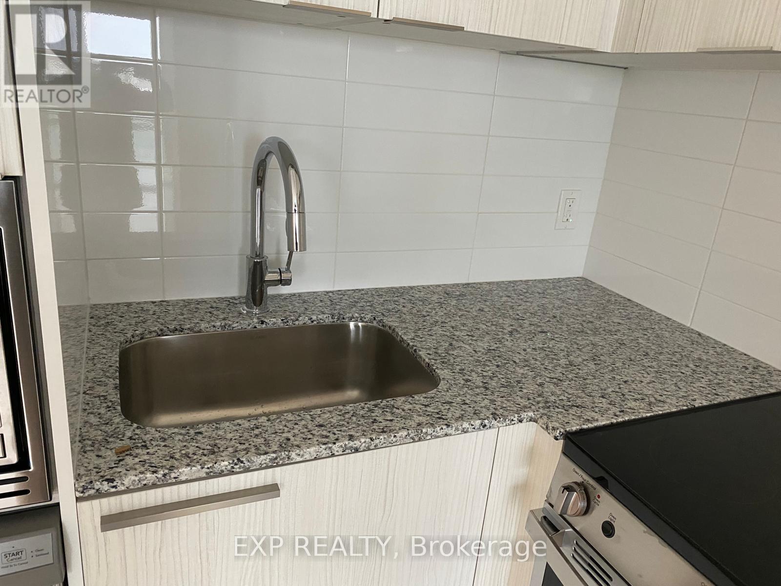 501 Yonge Street, Toronto, Ontario  M4Y 0G8 - Photo 18 - C13099766