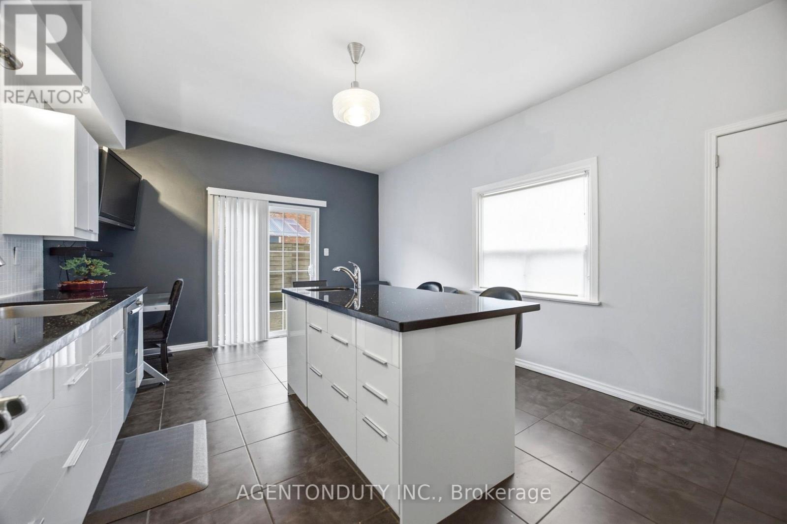 269 Claremont Street, Toronto (Trinity-Bellwoods), Ontario  M6J 2N1 - Photo 15 - C13099770