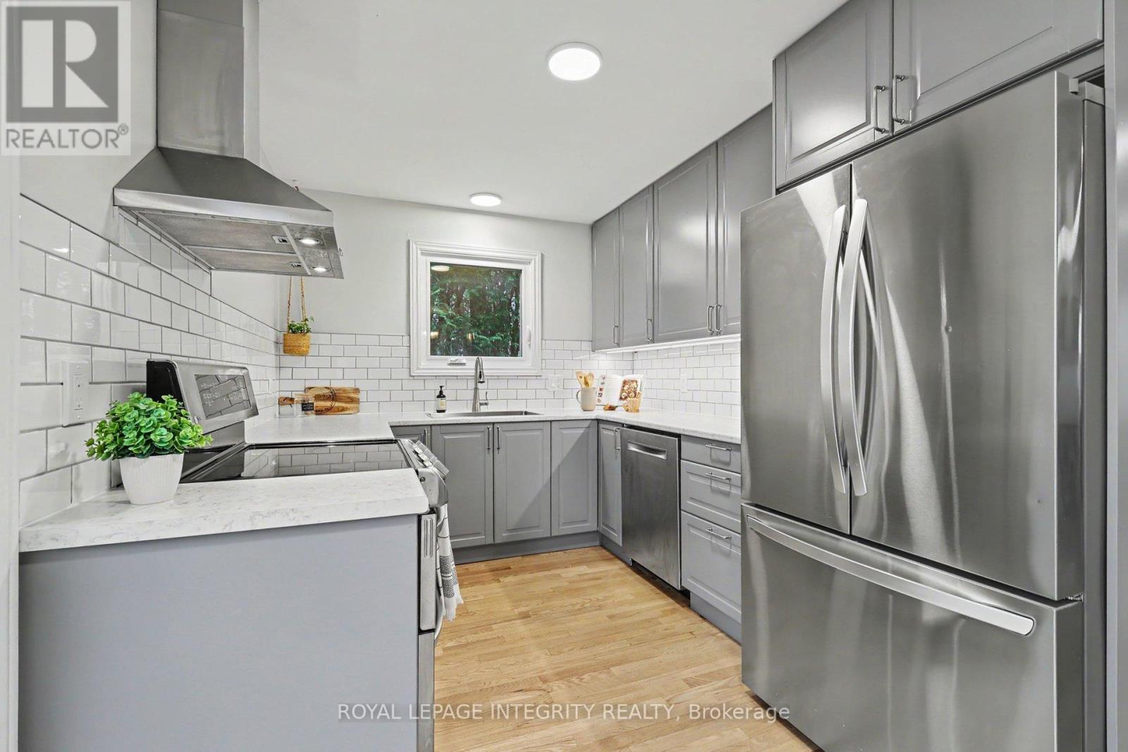 1138 St Germain Crescent, Ottawa, Ontario  K1C 2L8 - Photo 8 - X13099786