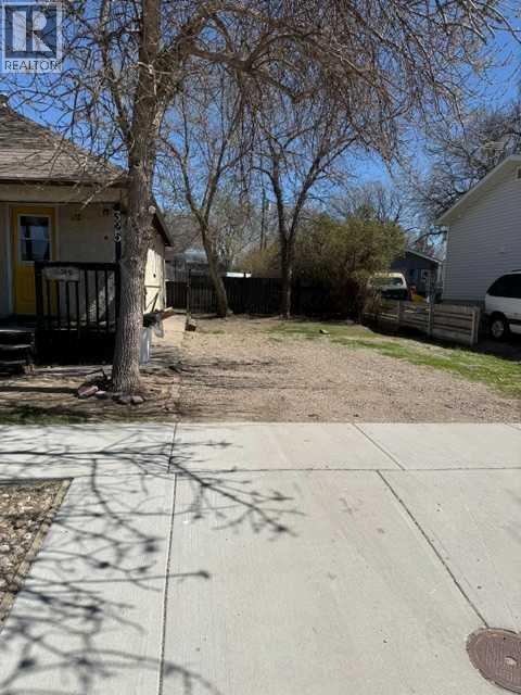 325 4 Street Se, Redcliff, Alberta  T0J 2P0 - Photo 2 - A2308765