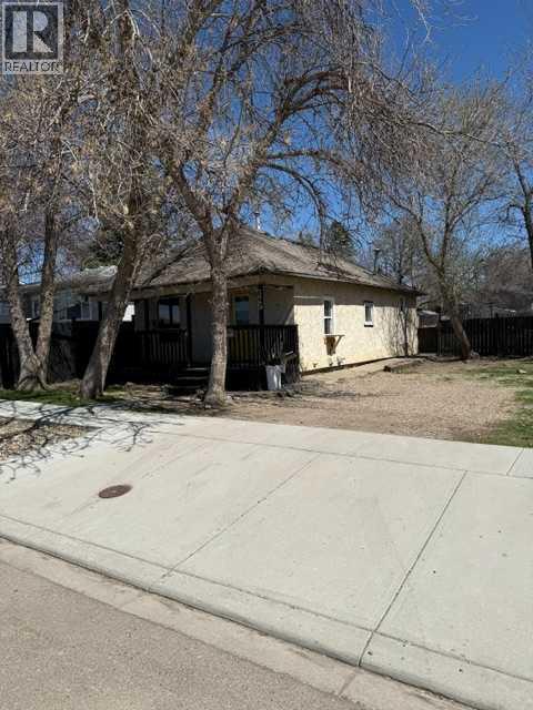 325 4 Street Se, Redcliff, Alberta  T0J 2P0 - Photo 3 - A2308765