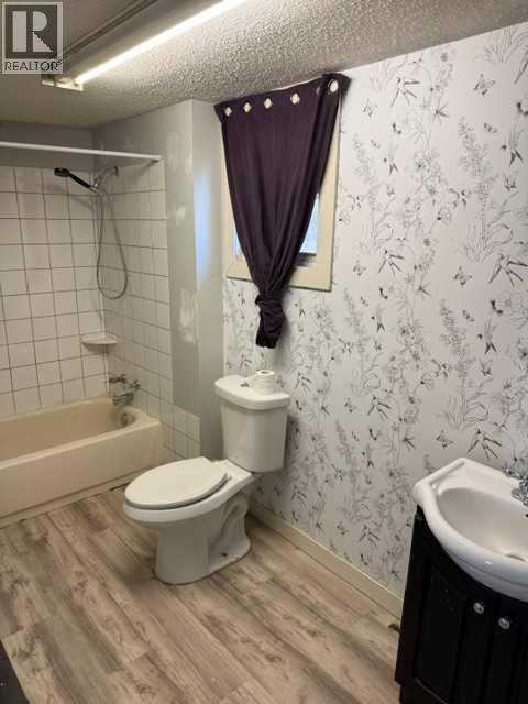 325 4 Street Se, Redcliff, Alberta  T0J 2P0 - Photo 9 - A2308765