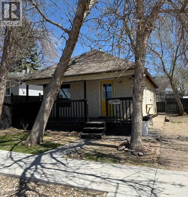 325 4 Street Se, Redcliff, Alberta  T0J 2P0 - Photo 1 - A2308765