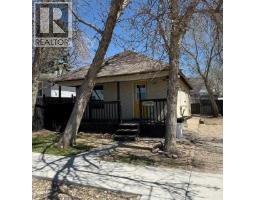 325 4 Street SE, Redcliff, Alberta