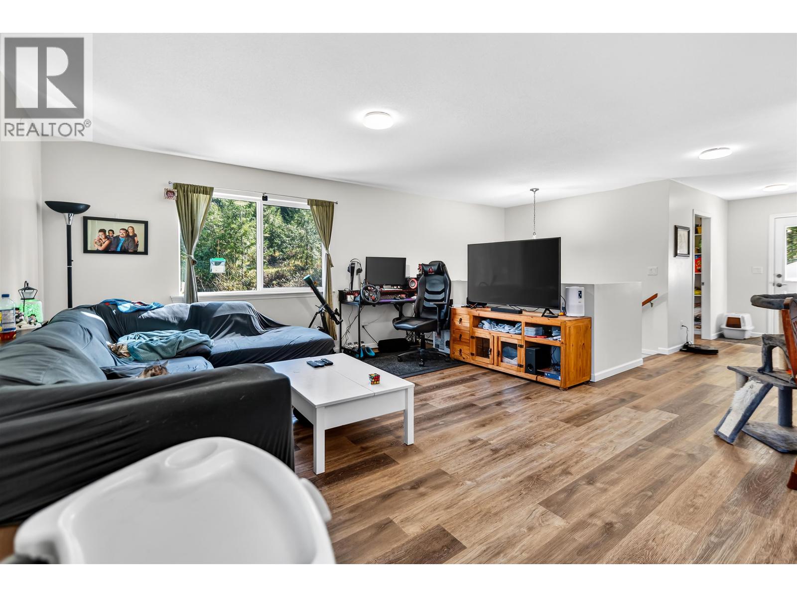 5797-5799 Sandy Hook Road, Sechelt, British Columbia  V7Z 0P1 - Photo 25 - R3116780
