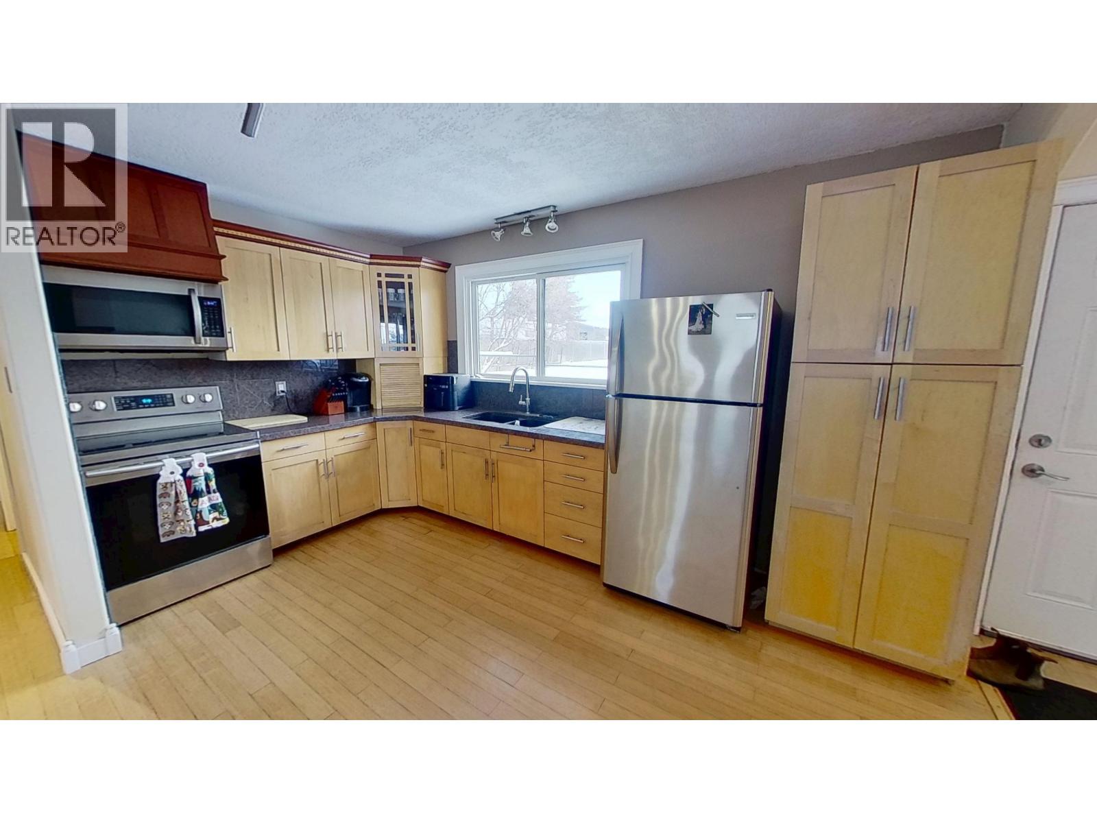 8824 Pine Road, Fort St. John, British Columbia  V1J 4M7 - Photo 2 - R3071538