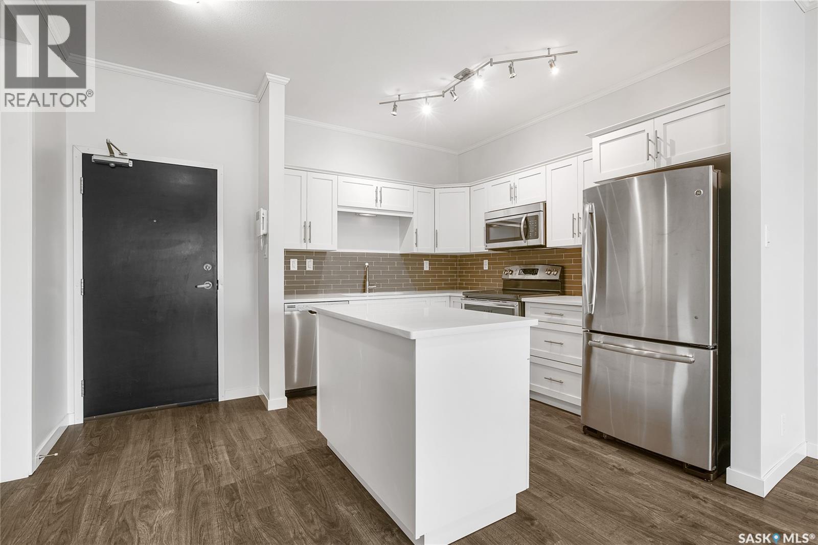 104 545 Hassard Close, Saskatoon, Saskatchewan  S7L 6V3 - Photo 2 - SK035347