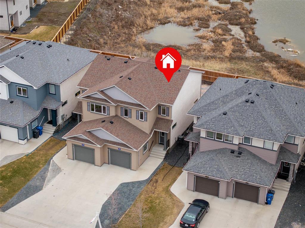 301 Cartesian Gate, Winnipeg, Manitoba  R2P 1W8 - Photo 2 - 202609826