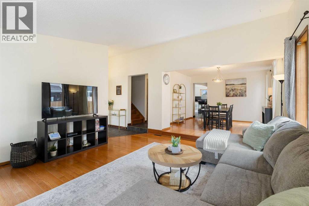 112 Woodglen Road SW, Calgary, Alberta  T2W 4Z1 - Photo 7 - A2308841