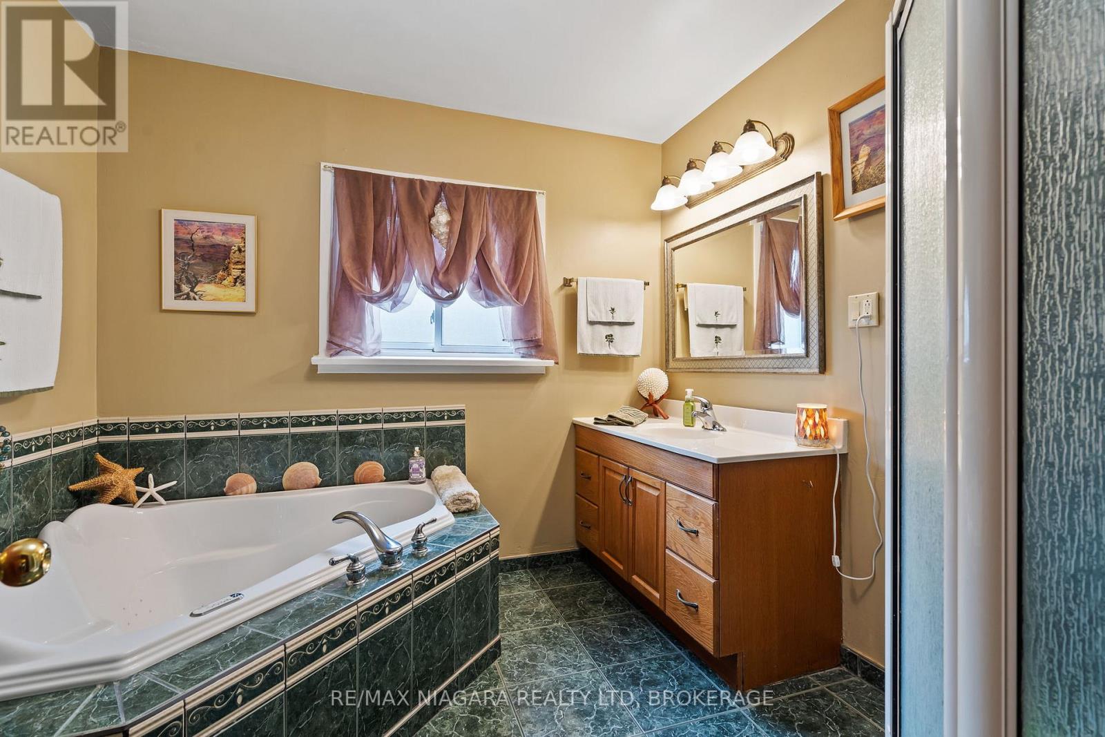 10419 Lakeshore Road, Wainfleet (Lakeshore), Ontario  L3K 5V4 - Photo 19 - X13099880