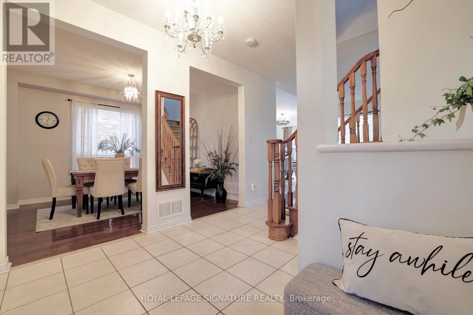 798 Spinning Wheel Crescent, Mississauga (Meadowvale Village), Ontario  L5W 1W4 - Photo 3 - W13098710
