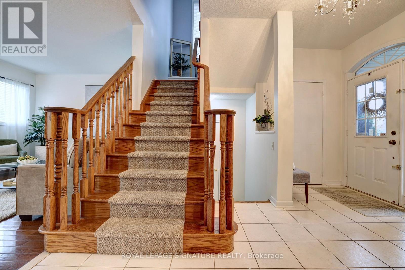 798 Spinning Wheel Crescent, Mississauga (Meadowvale Village), Ontario  L5W 1W4 - Photo 5 - W13098710