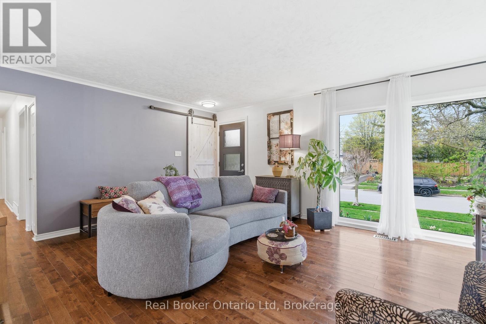 6 Eleanor Court, Guelph (Grange Road), Ontario  N1E 1S7 - Photo 11 - X13099858