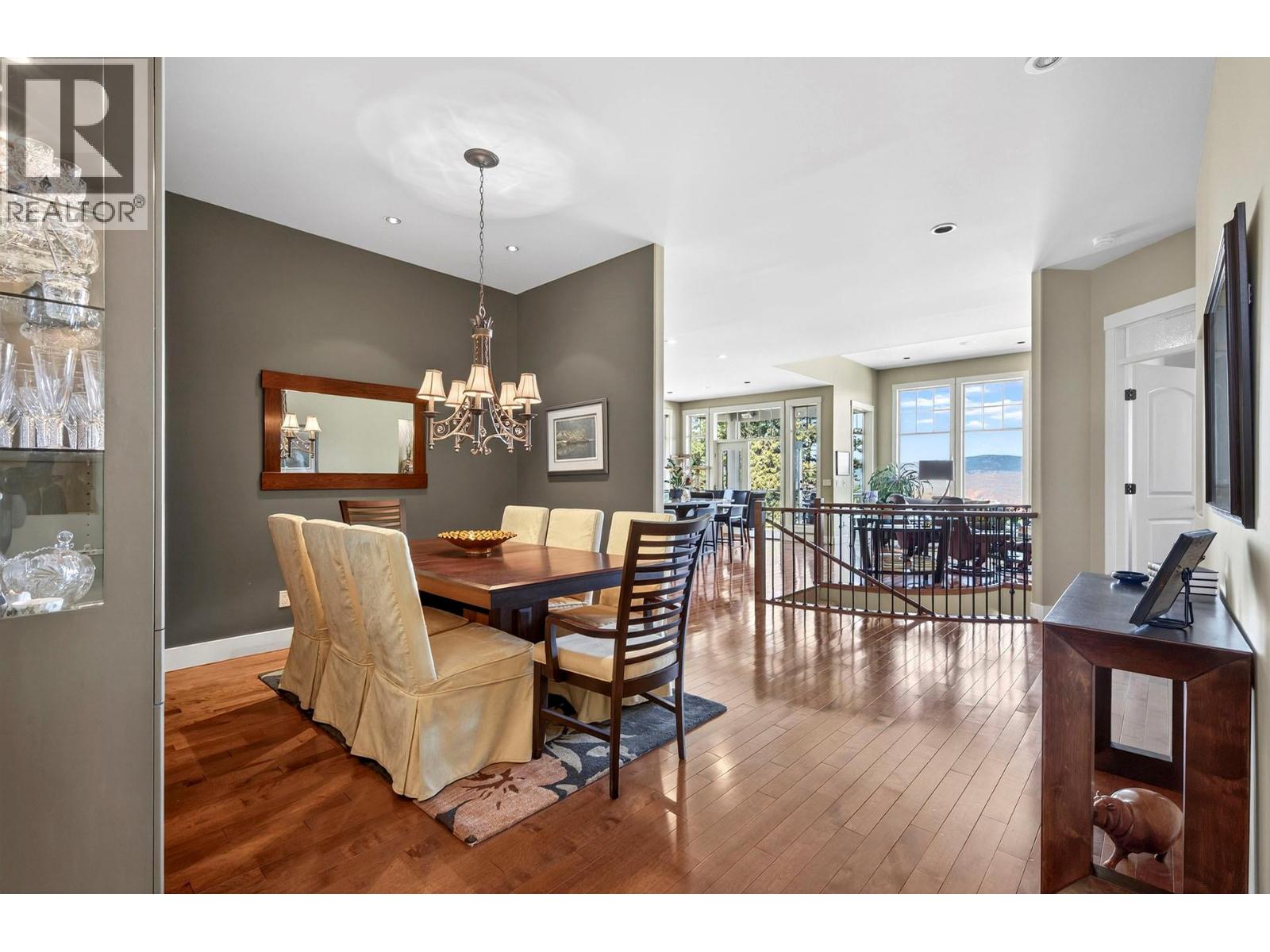 424 Azure Place, Kamloops, British Columbia  V2E 2R2 - Photo 3 - 10386550